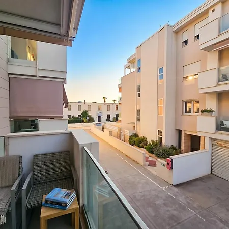 Lido Facing The With A Spacious Balcony Appartement