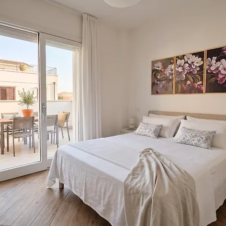 Lido Facing The With A Spacious Balcony Appartement